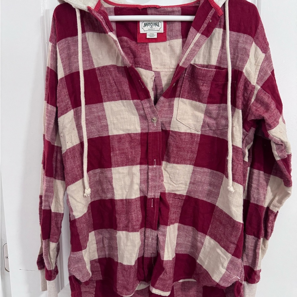 American Eagle Outfitters Women's Red and Cream Plaid Top